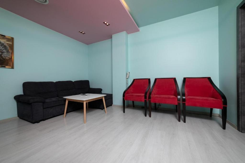 פרישטינה Hotel Gloria Ks מראה חיצוני תמונה