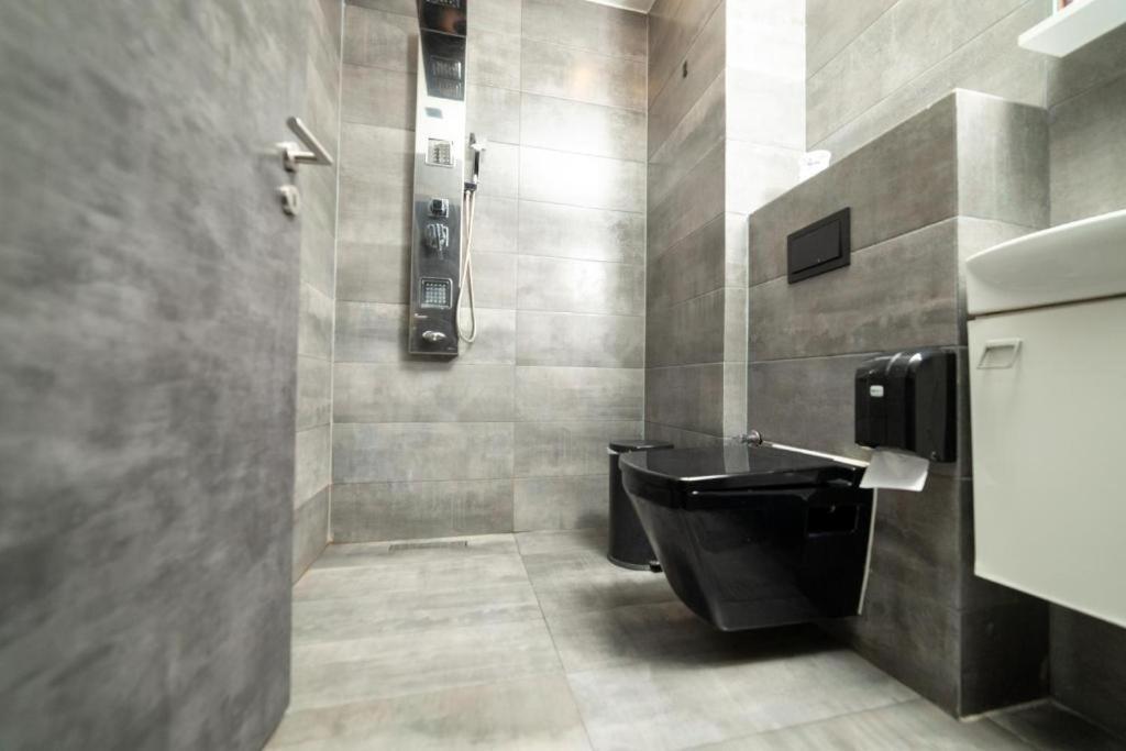 פרישטינה Hotel Gloria Ks מראה חיצוני תמונה