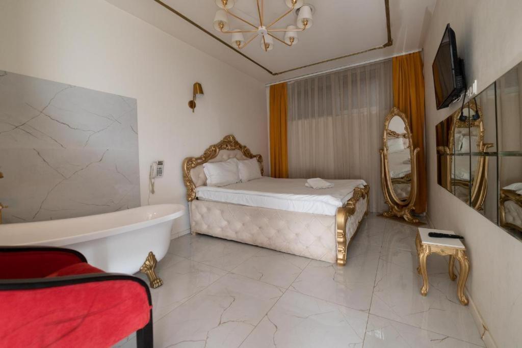 פרישטינה Hotel Gloria Ks מראה חיצוני תמונה
